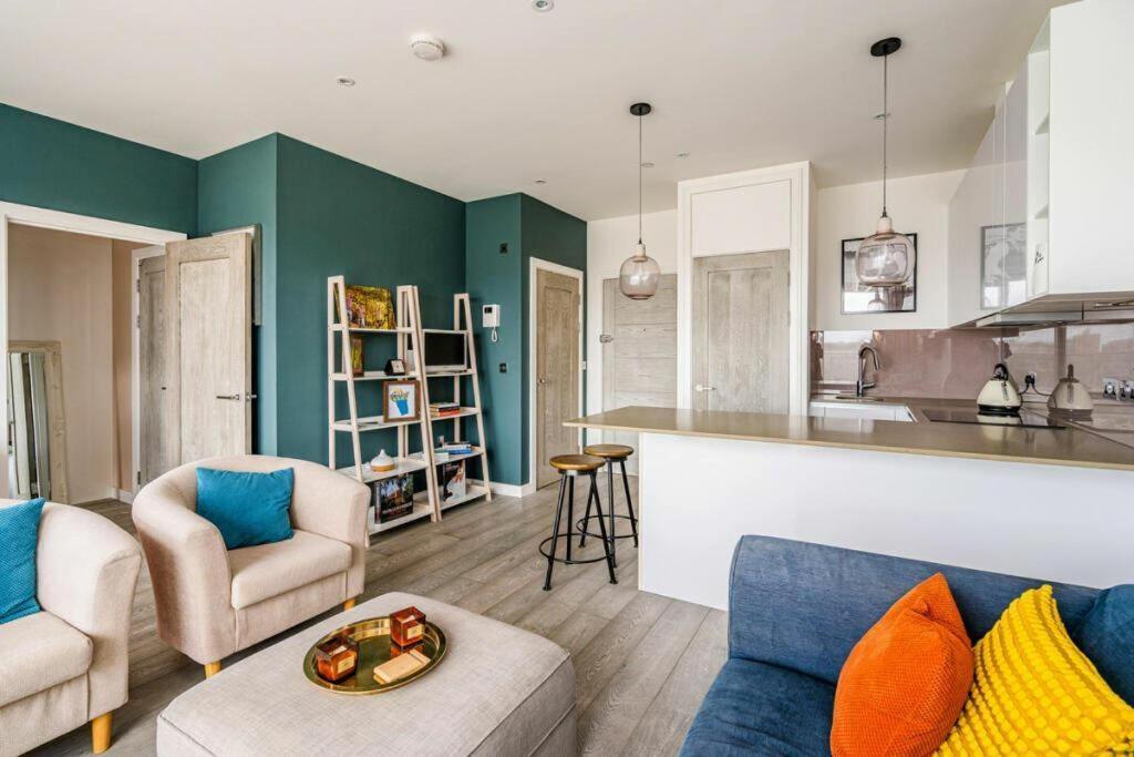 Easystay Bath Road Слау Екстериор снимка